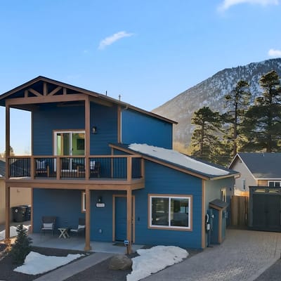 FLG Retreat · Modern Home with Mountain Views
