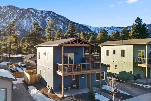 FLG Retreat · Modern Home with Mountain Views